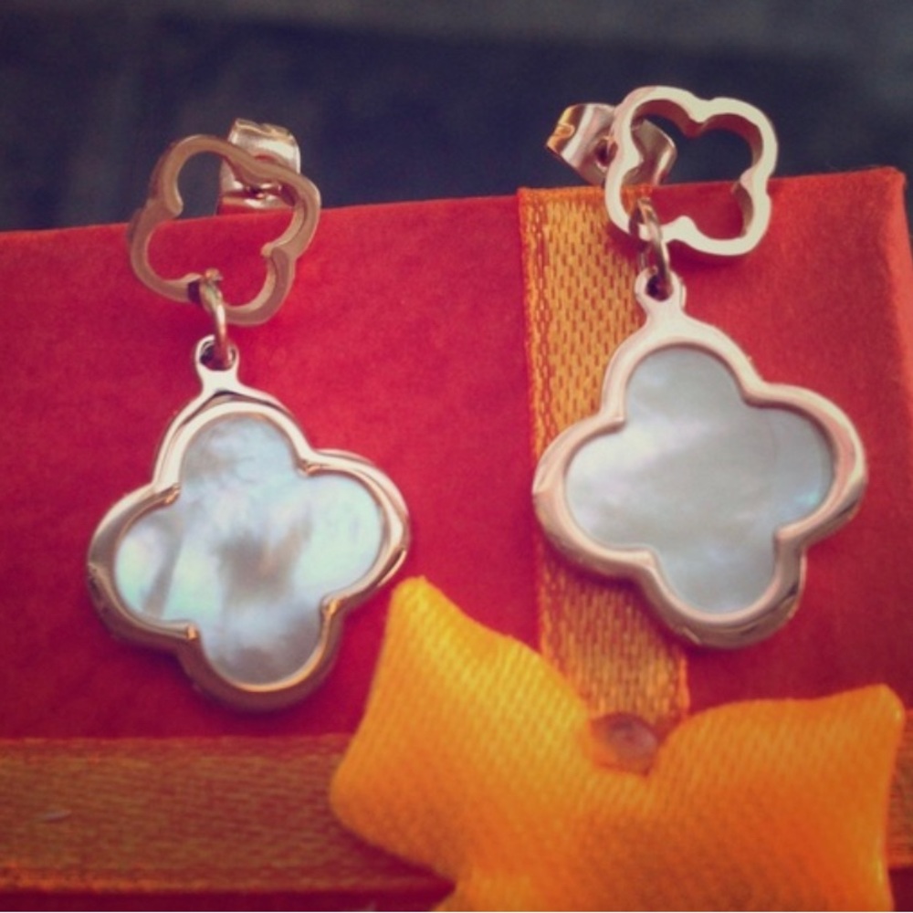 Leaf Clover Mother of pearl Earrings 14K GP